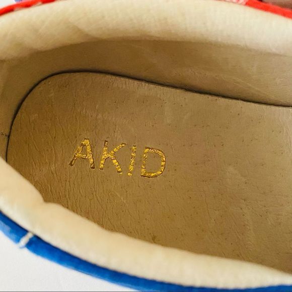 AKID Kids slip on sneaker’s Blue and Red Multi Bandana & Star size 5Y Unique - Picture 7 of 9